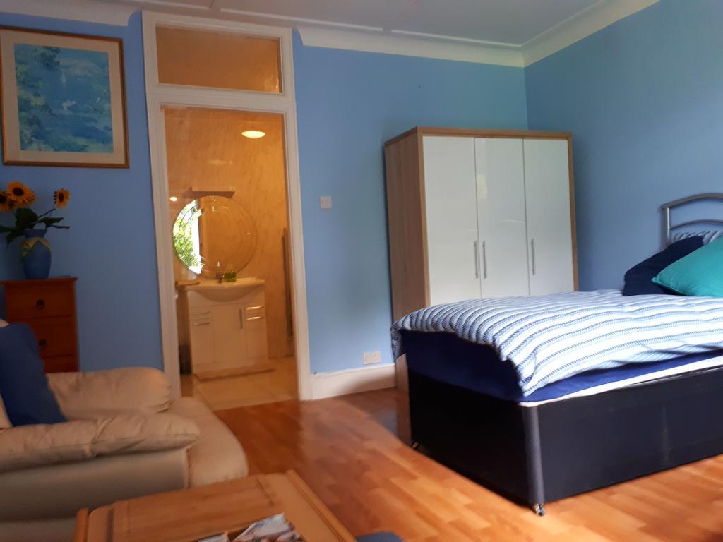 Bed and Breakfast The Dell Dublin Dun Laoghaire Exterior foto