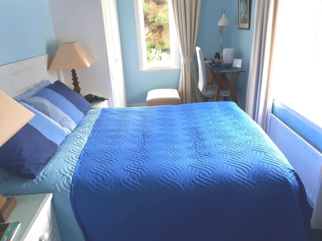 Bed and Breakfast The Dell Dublin Dun Laoghaire Exterior foto
